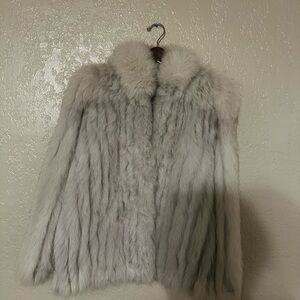 This BEAUTY?! Plush Genuine Fur Coat- White Greyish Tint, well cared for 🔥